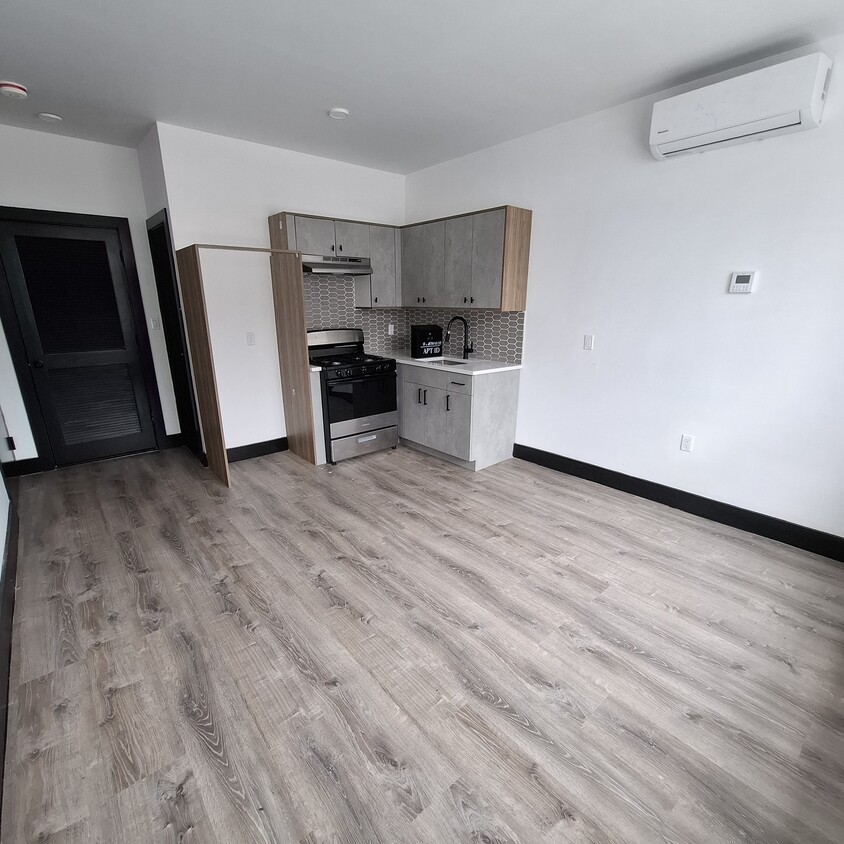 11 Thomas St 1C - 12 Thomas St