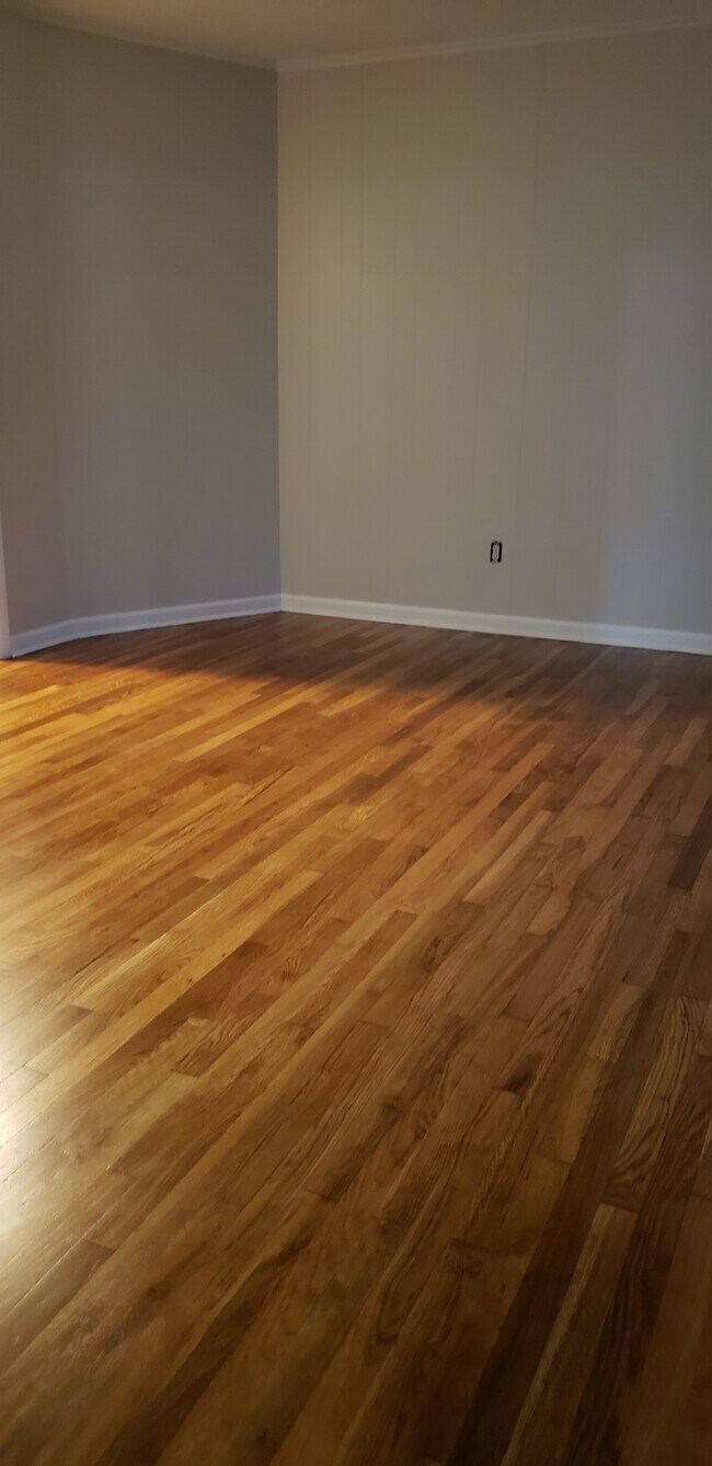 Living room - 32160 Bainbridge Rd