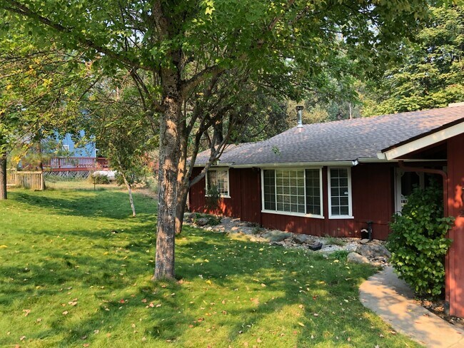 Foto del edificio - 2410 Coachman Rd