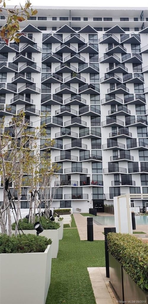Building Photo - 5252 Paseo Blvd
