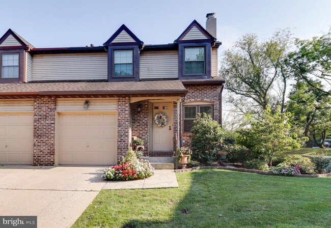 Building Photo - 31 Greensward Ln