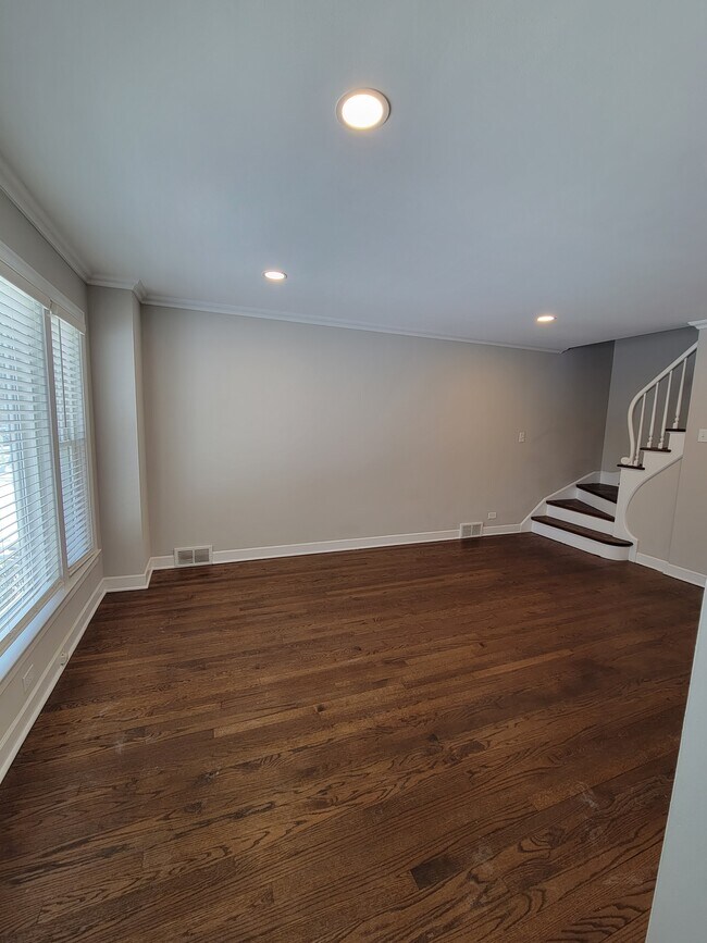 Foto del edificio - 7244 N Kilpatrick Ave