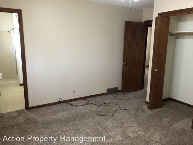 Building Photo - 3 br, 2 bath House - 1504 Custer St