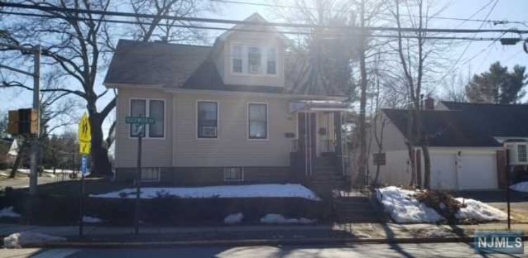 Primary Photo - 711 Ridgewood Ave