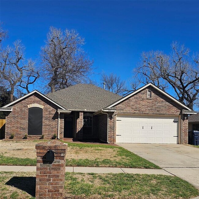 Building Photo - 932 Noel Dr