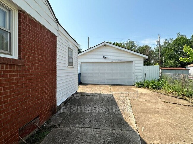 Foto del edificio - 206 E Myrtle Dr