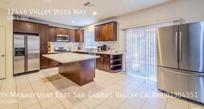 Building Photo - LARGE BEAUTIFUL HOME IN GATED COMMUNITY OF...