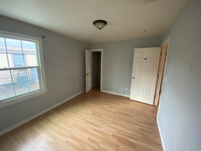 Foto del edificio - 5301 Higgins St