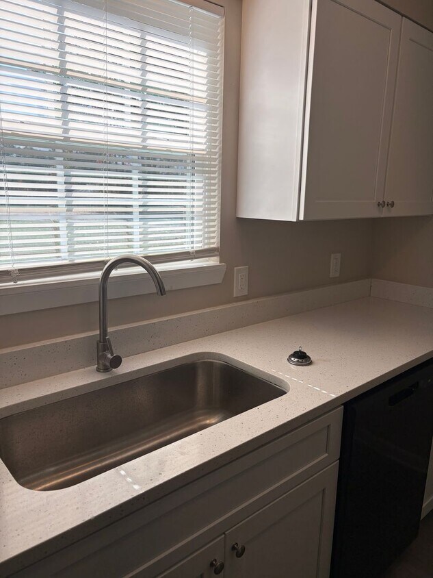 Foto principal - Newly Renovated 2 Bedroom 1.5 Bathroom Tow...