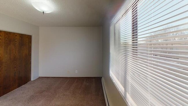 Building Photo - 103 W Bismarck Expy