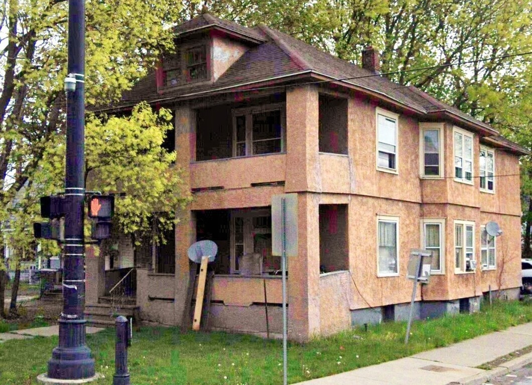 Primary Photo - 528 Chenango St