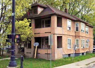 Building Photo - 528 Chenango St