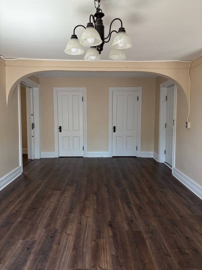 Dining room - entrance - 122 Spring St