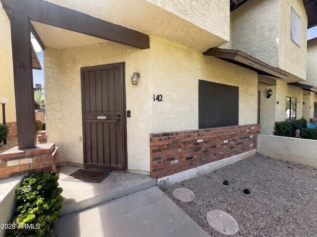 Building Photo - 170 E Guadalupe Rd