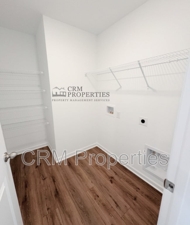 Building Photo - 3489 Briarwick Dr