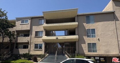 Building Photo - 10757 Hortense St