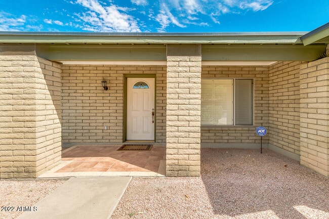 Building Photo - 3739 S Siesta Ln