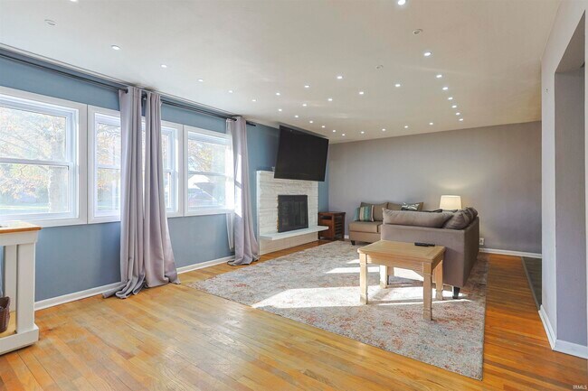 Foto del edificio - 19191 Palisade Ave