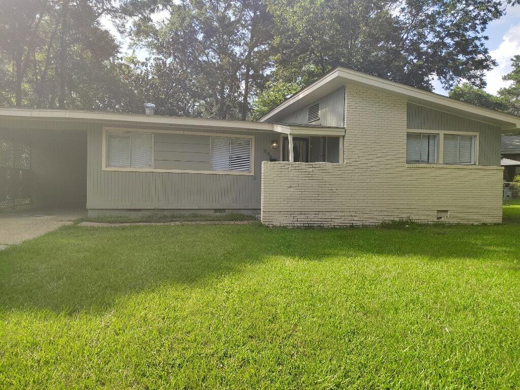 Primary Photo - 646 Piermont St