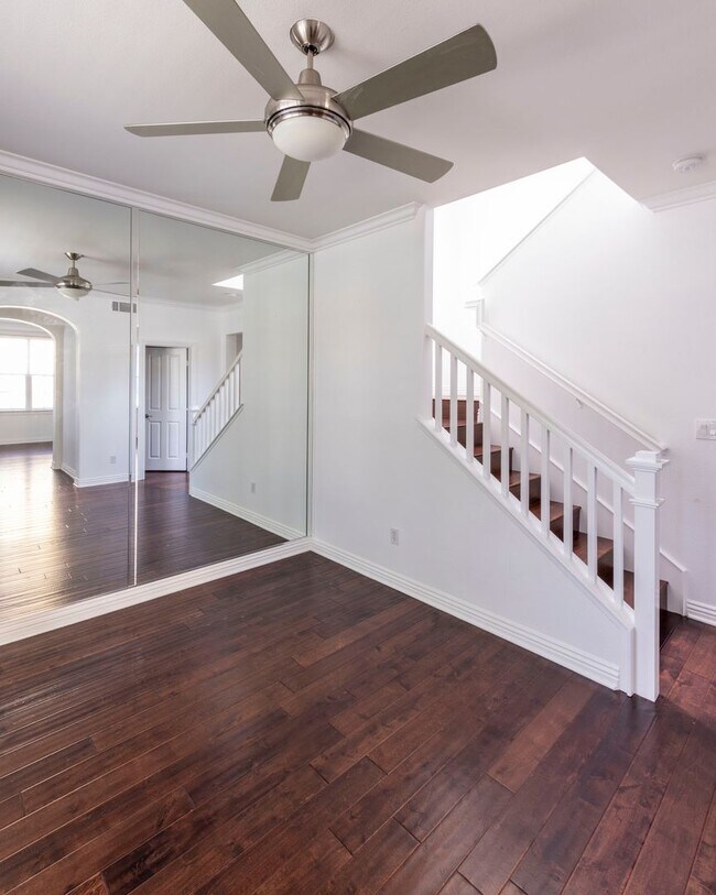 Foto del edificio - Irvine Condo Now Leasing