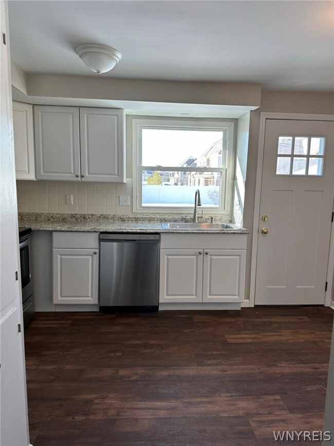 Building Photo - 263 Kaymar Dr