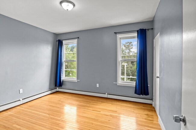 Building Photo - 26 Alpine Pl