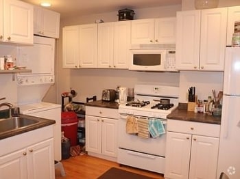 Building Photo - 240 Allston St