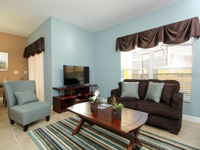 Foto del edificio - 8938 Majesty Palm Rd