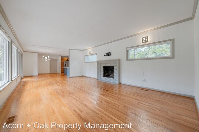 Building Photo - 3 br, 2.5 bath House - 2401 Perkins Rd