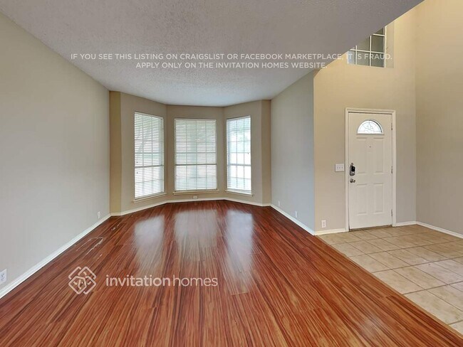 Foto del edificio - 705 River Oak Way