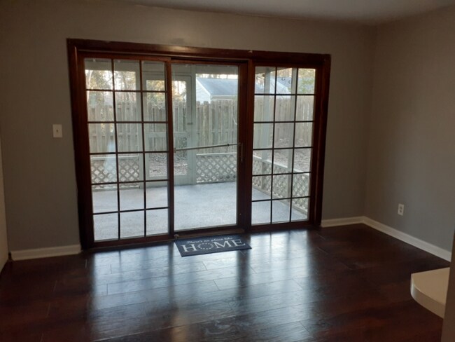 Foto del edificio - 170 Governors Dr