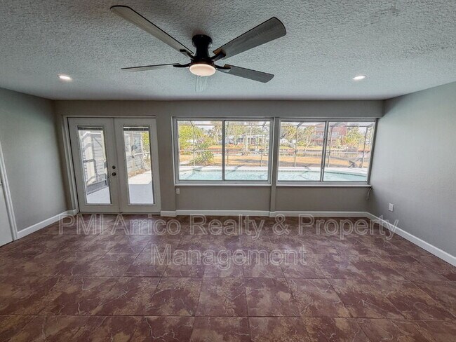 Foto del edificio - 818 Bayview Dr