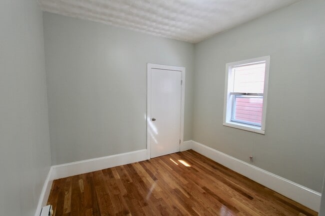 Foto del edificio - 94 E Cottage St