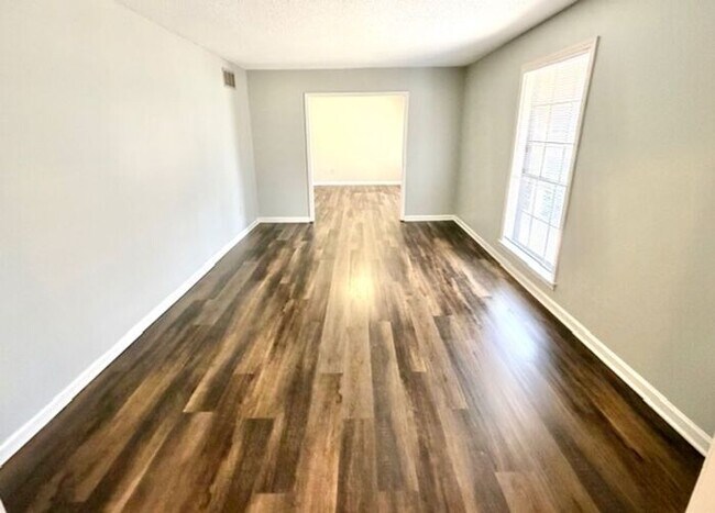 Foto del edificio - Spacious Home In Countrywood-4 Bedrooms 2827 SF