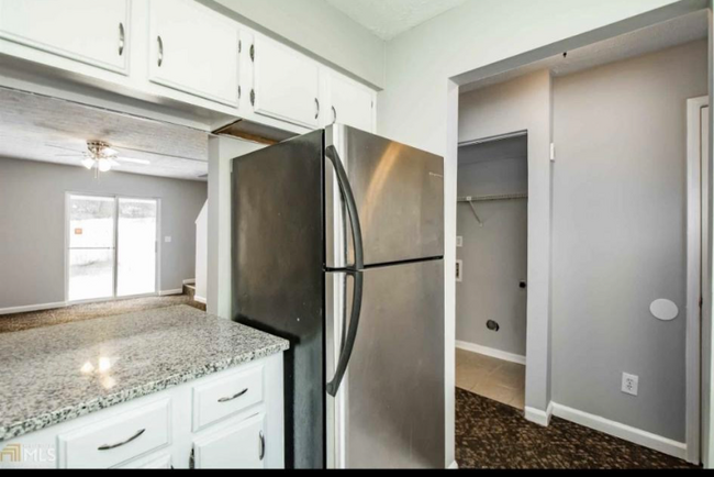 Building Photo - 6988 Flagstone Dr