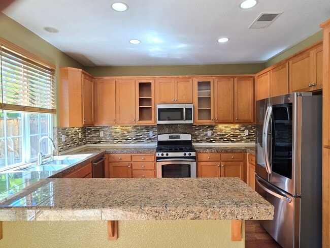 Building Photo - 2761 Gilham Way