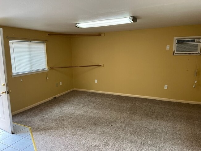 Building Photo - 2500 Pennington St