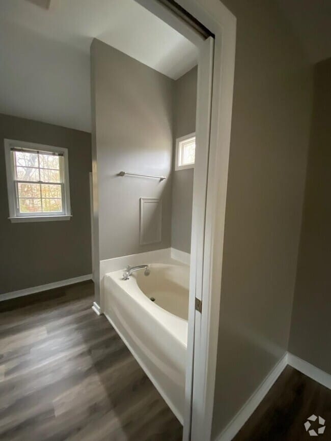 Building Photo - 4160 Baxter Ridge Dr