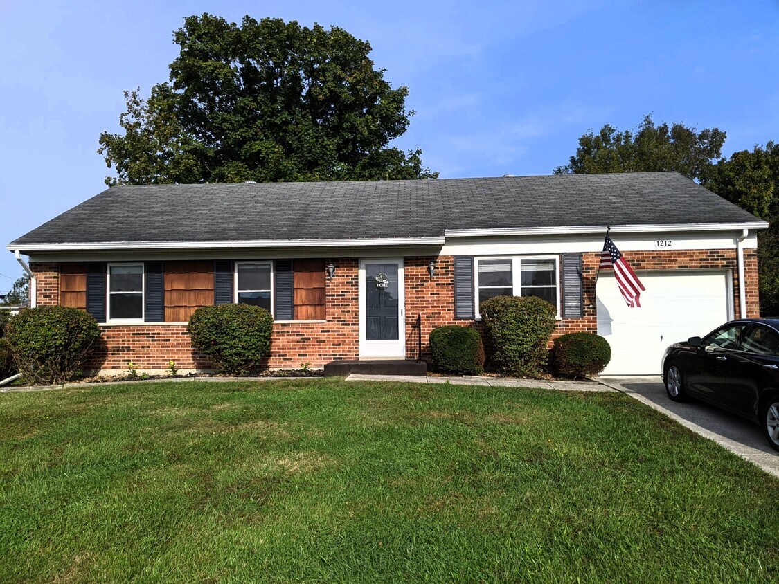 Primary Photo - 1212 Oriole Ct