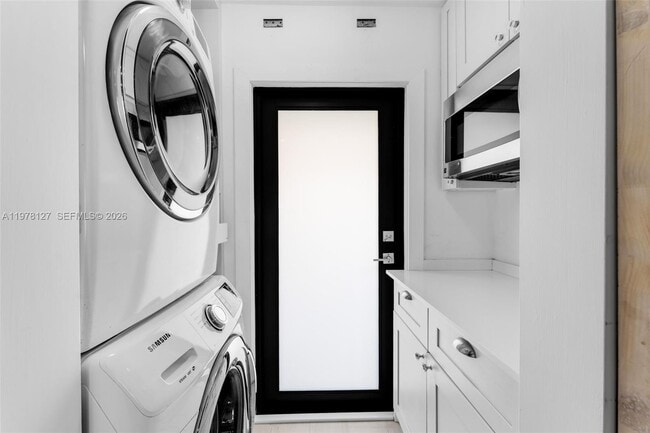 Foto del edificio - 6901 Edgewater Dr