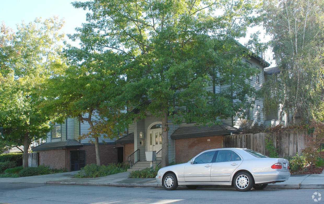 Foto del edificio - 478 S Murphy Ave
