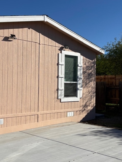 Building Photo - 751 W Chase Ave