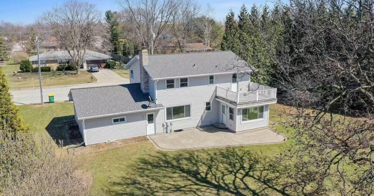 1010 Alpine Dr, Green Bay, WI 54311 House Rental in Green Bay, WI