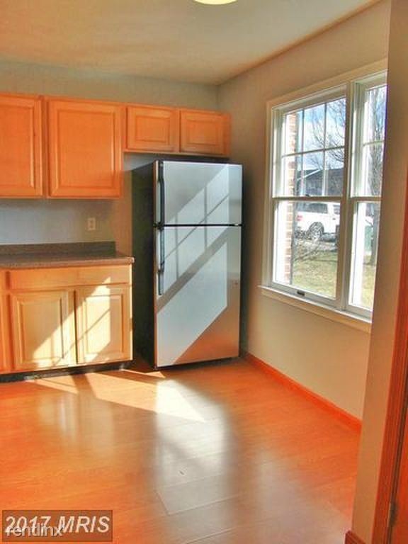 Building Photo - 3 br, 2.5 bath Townhome - 354 Surrey Club Ln
