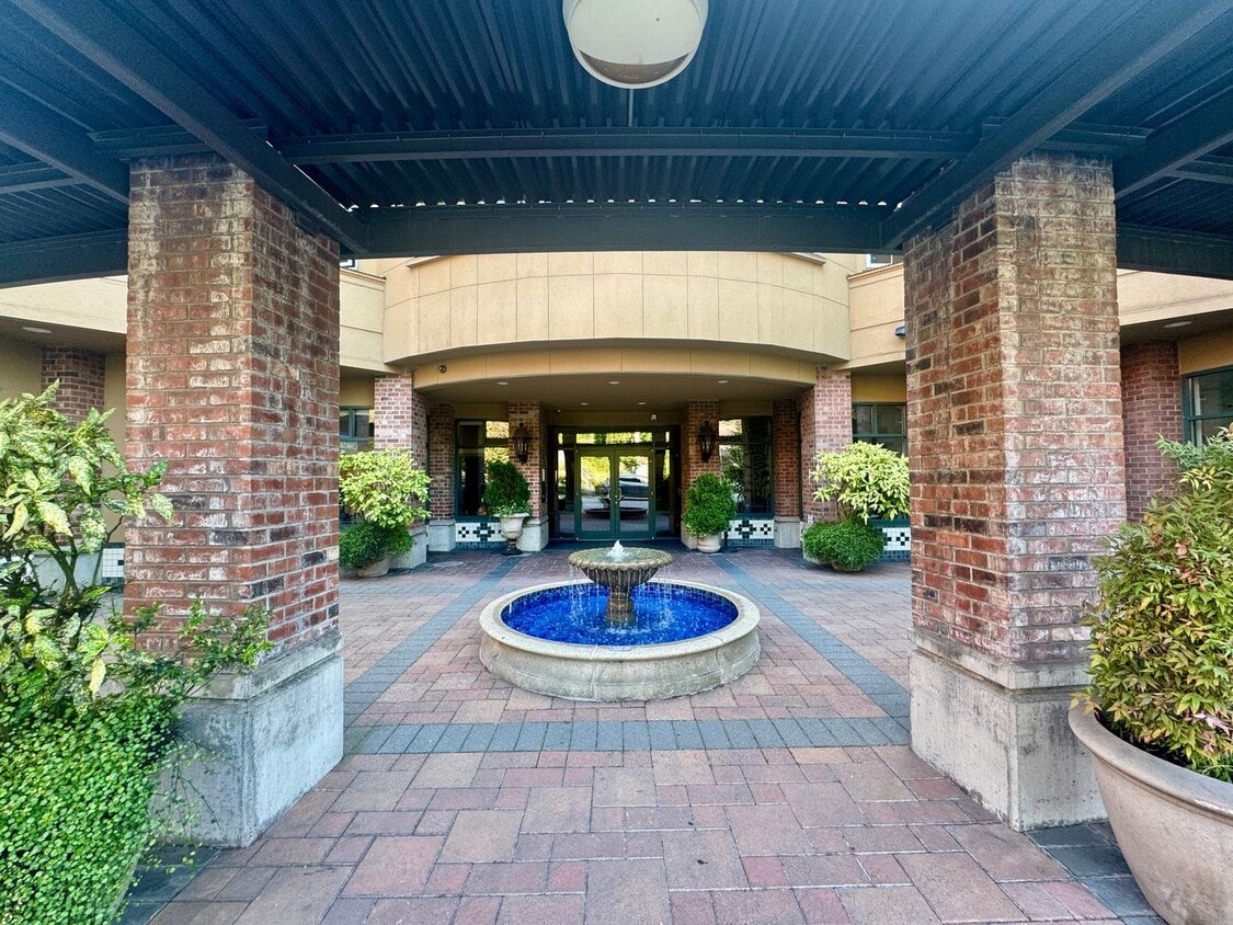 Beauitful 1 Bedroom with a Den and Balcony... - Beauitful 1 Bedroom with a Den and Balcony...