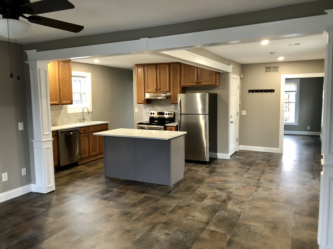 Kitchen - 17 Beacon St
