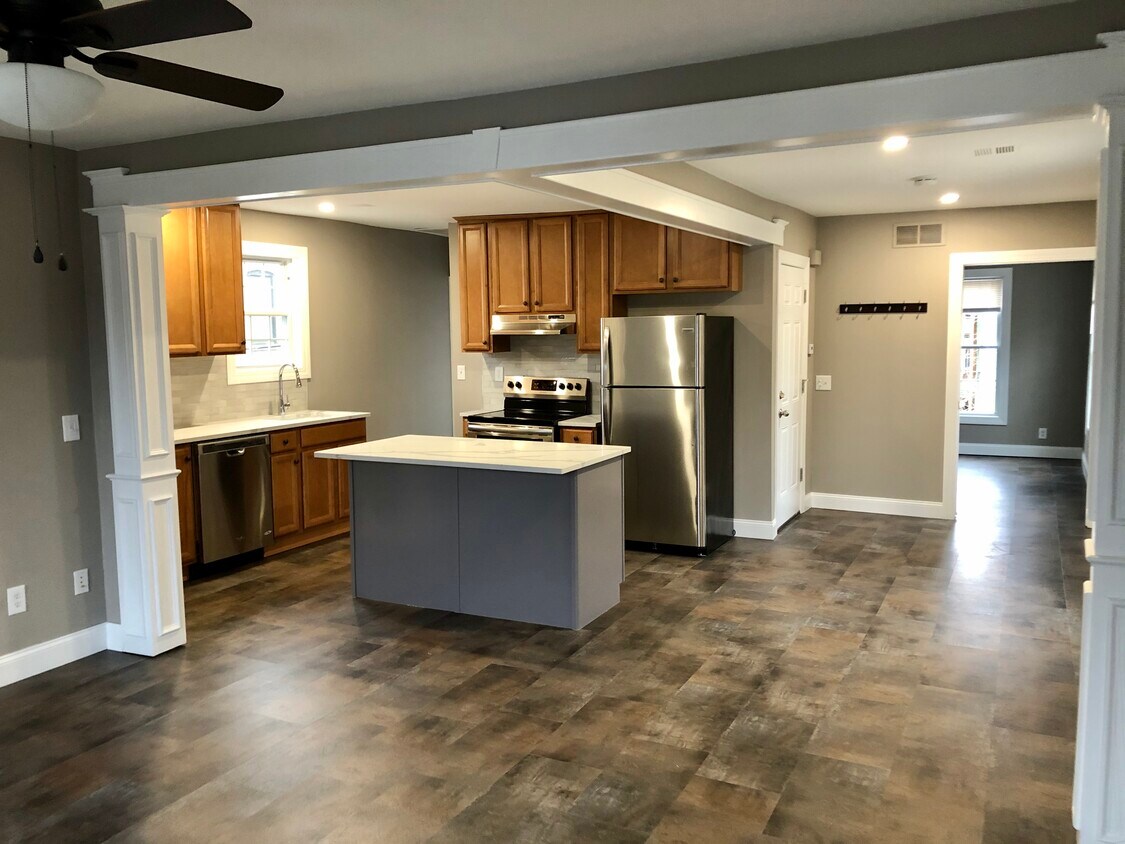 17 Beacon St Unit Upper Rochester Ny 14607 Apartment For Rent