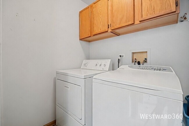 Foto del edificio - 2511 Sheehan Dr