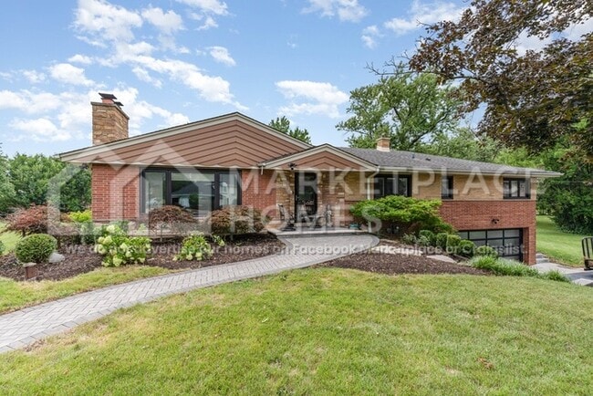 Building Photo - 13140 S 86th Ave