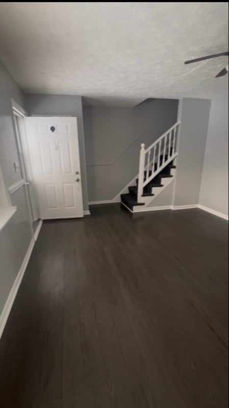 Building Photo - 821 Lannerton Rd